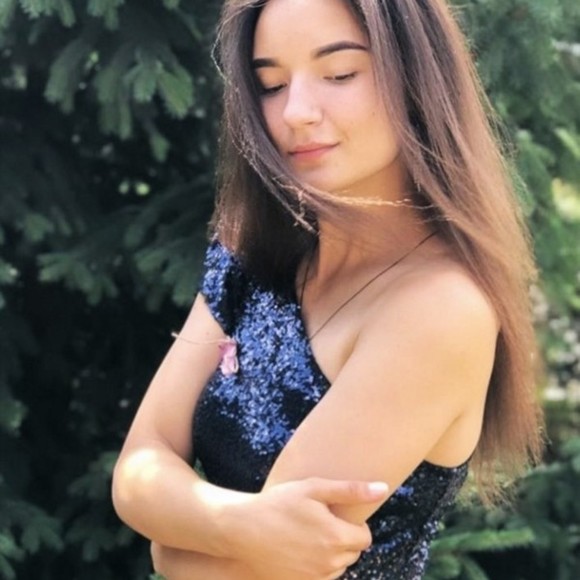 Meet your Posher, Rowena sterling - Picture 1 of 1